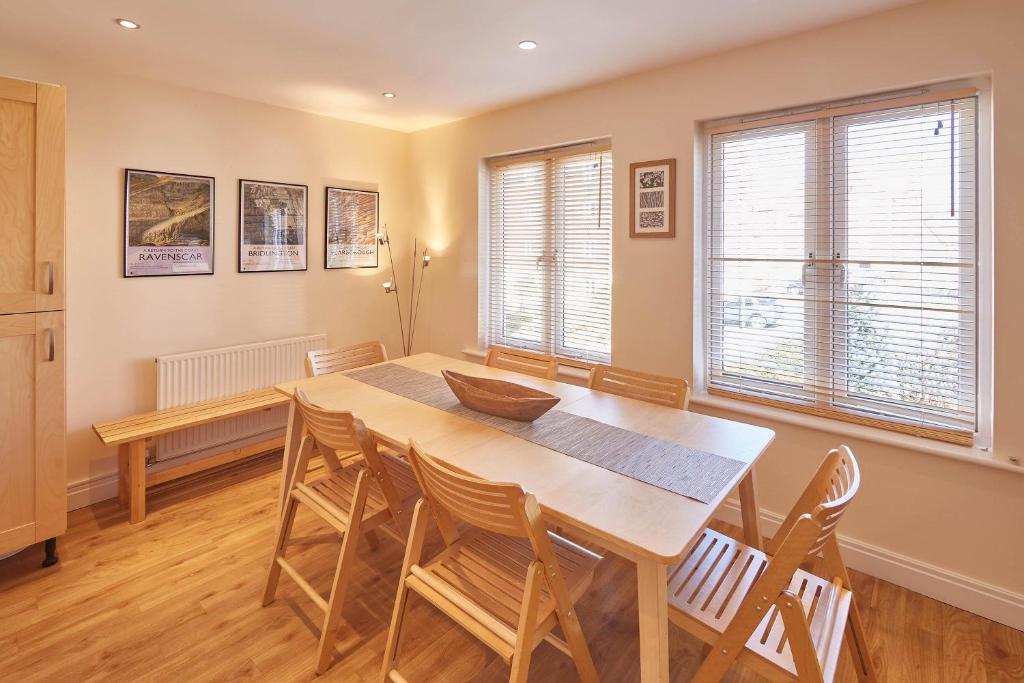 Host & Stay - The Scuttlebutt Townhouse room 1
